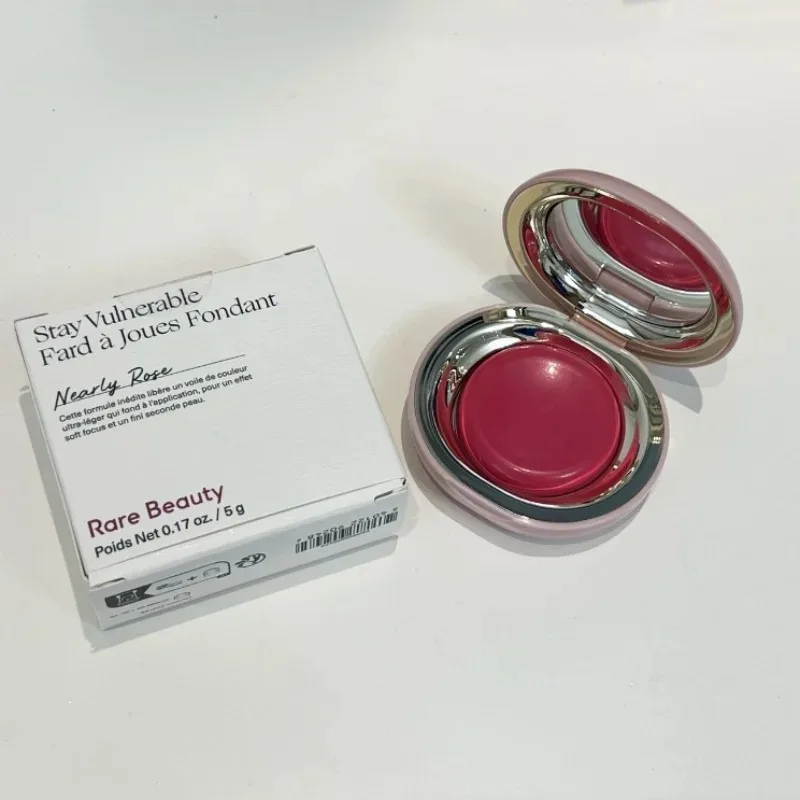 Rare Beauty Soft Pinch Matte Bouncy Blush: Blush Matte Suave e Volumoso, Efeito Blur, Construível, Radiante, Longa Duração, À Prova D'água e Suor, Maquiagem Diária, Presentes