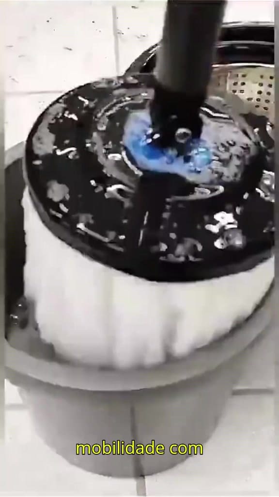 Mop Com Centrifuga Inox Com Refil de Microfibra e Cabo em Inox 8 Litros Mopi