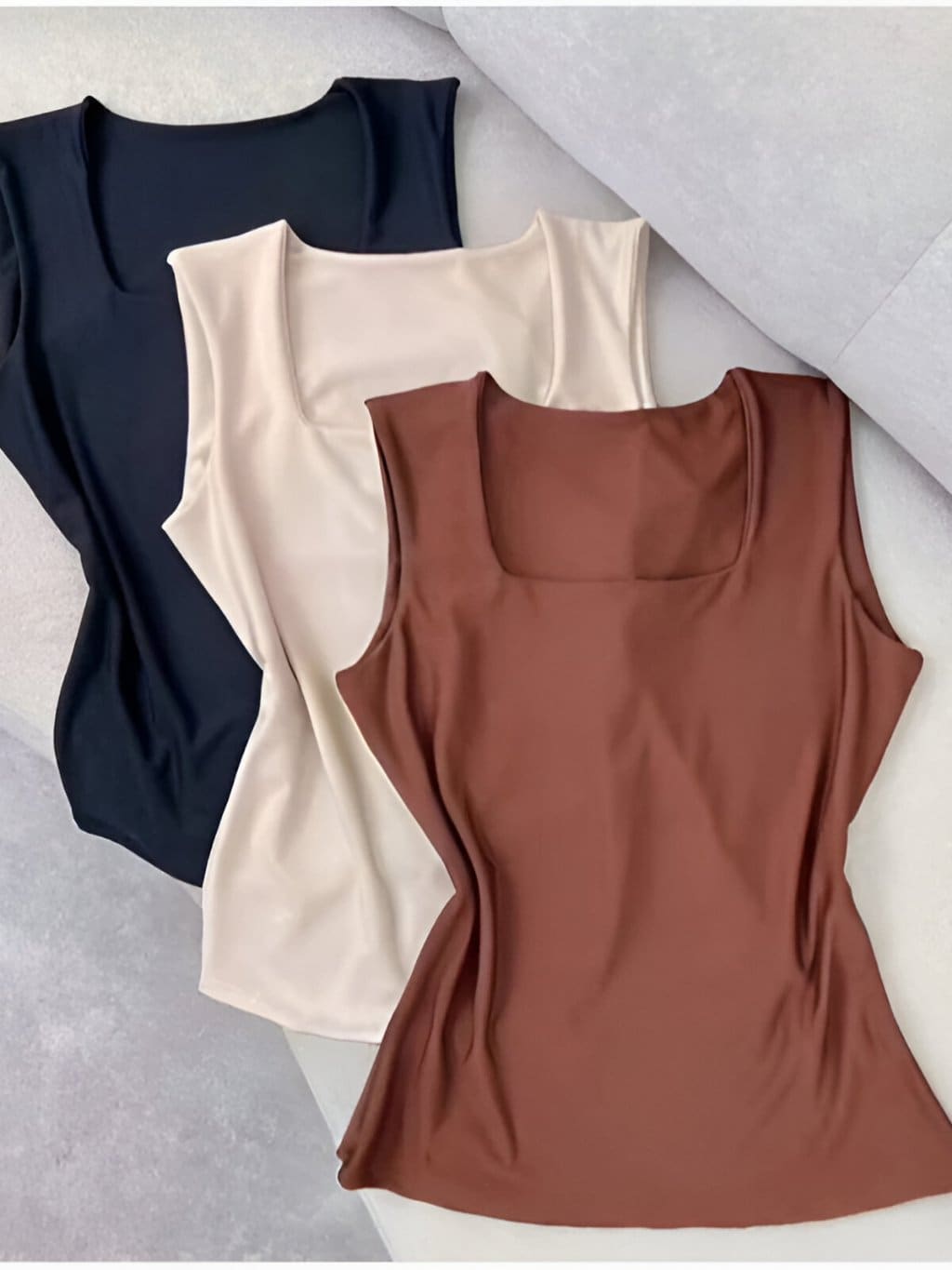 Regata Feminina Blusinha Decote Suplex Básica Lisa Elegante Blogueira Tendência Dia a Dia Casual