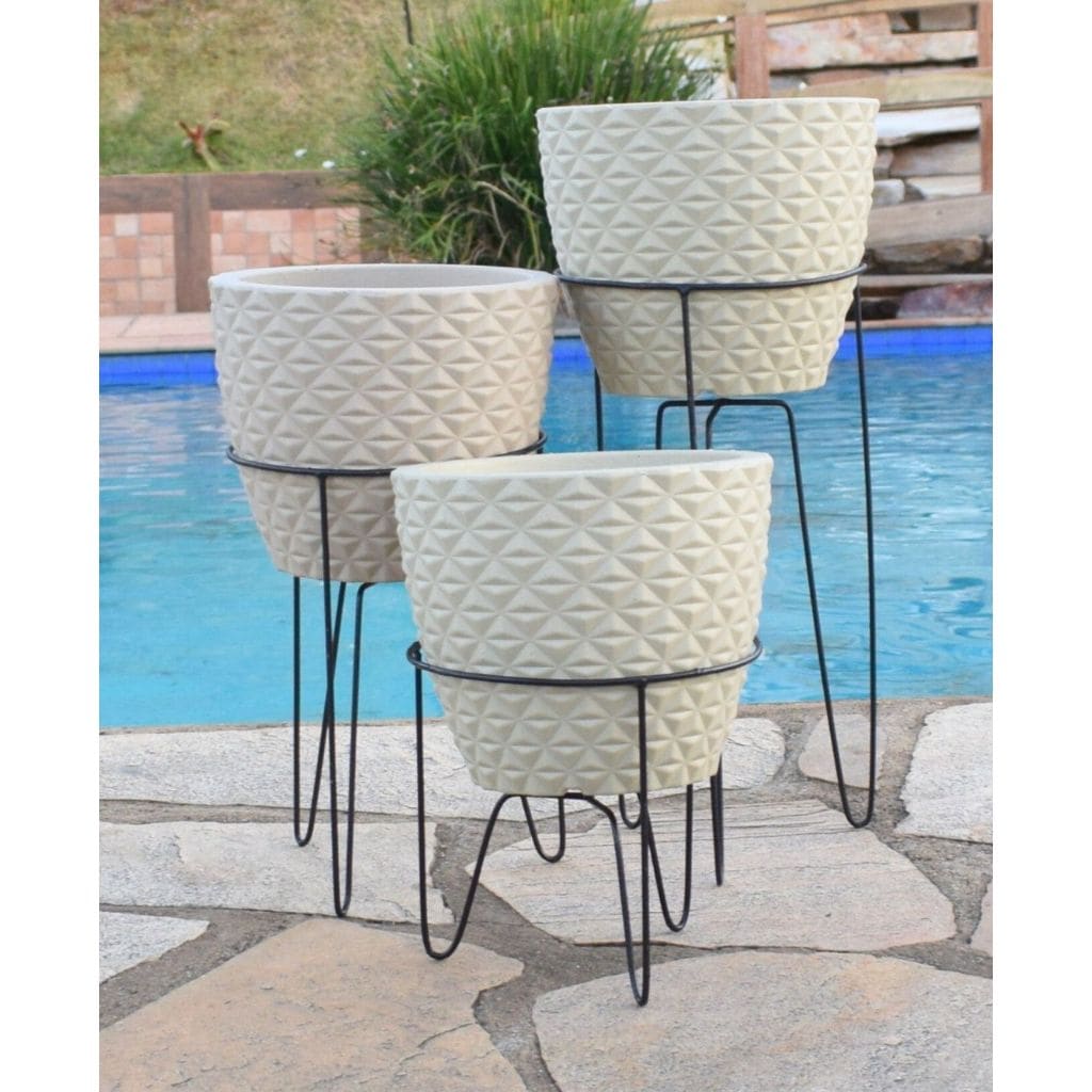 Jogo 3 suporte Tripé Ferro + vasos Nº1 Polietileno Decoração Jardim Planta Flores Com Pratos